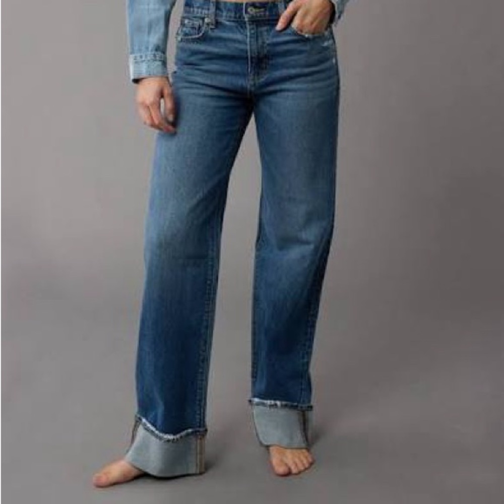 American Eagle Outfitters Women's Straight-Leg Jeans in Medium Blue 12S